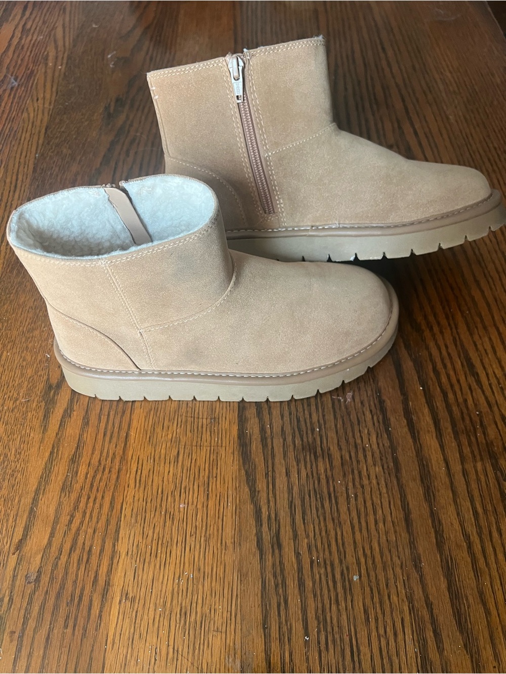 Universal Thread boots - Picture 2 of 2